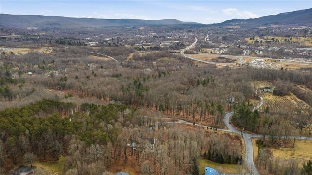 32 Cortland Lane, Bennington, VT 05201