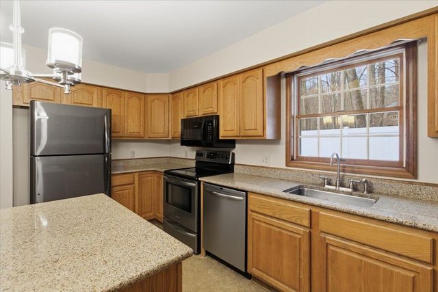 32 Cortland Lane, Bennington, VT 05201