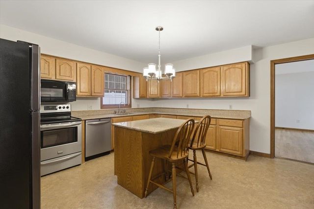 32 Cortland Lane, Bennington, VT 05201