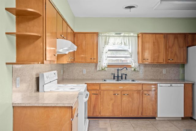 7134 Kent Dr, Baker, LA 70714