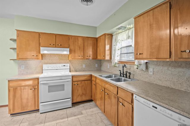 7134 Kent Dr, Baker, LA 70714