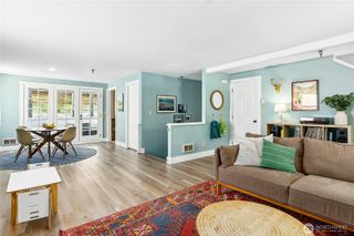 490 Madison Avenue N #202, Bainbridge Island, WA 98110
