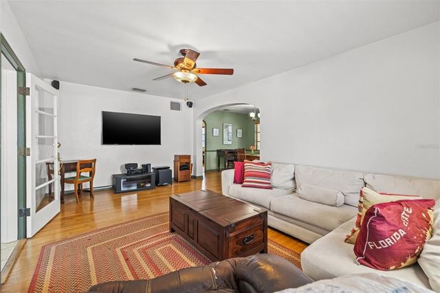 1610 15TH STREET N, St Petersburg, FL 33704