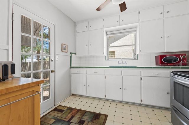 1610 15TH STREET N, St Petersburg, FL 33704