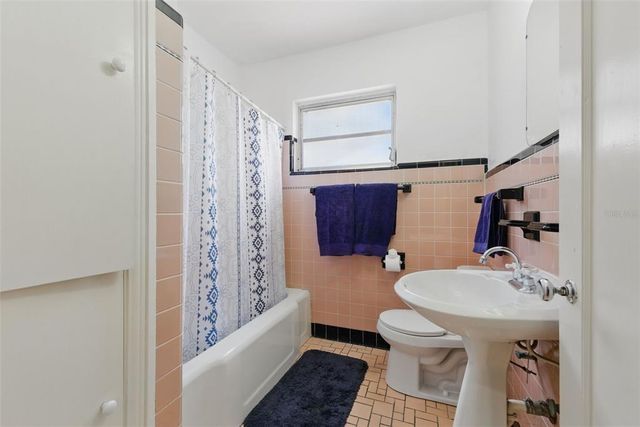 1610 15TH STREET N, St Petersburg, FL 33704