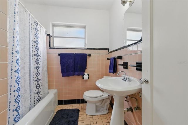 1610 15TH STREET N, St Petersburg, FL 33704