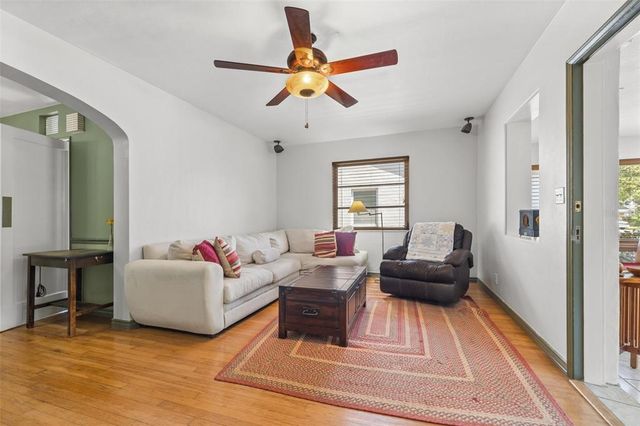 1610 15TH STREET N, St Petersburg, FL 33704