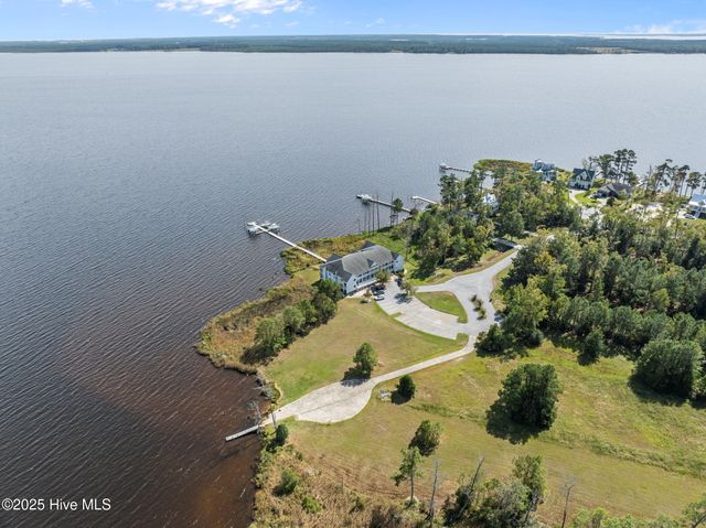 108 Harbour Watch Court, Belhaven, NC 27810