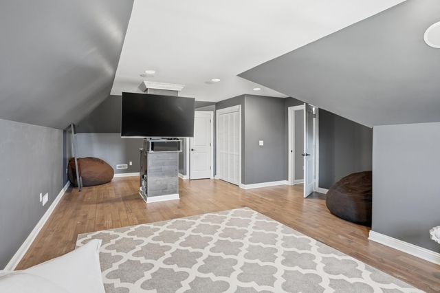 863 Sylvia Lane, Crown Point, IN 46307