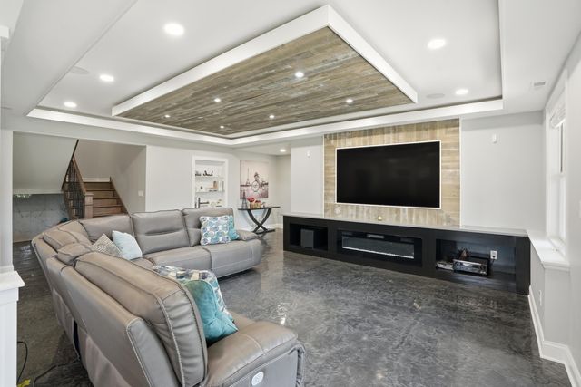 863 Sylvia Lane, Crown Point, IN 46307