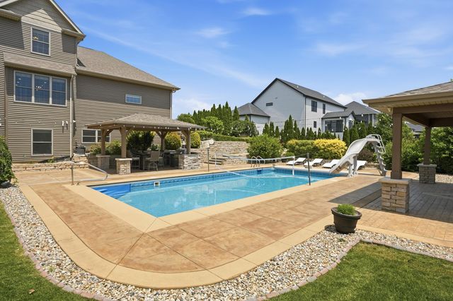863 Sylvia Lane, Crown Point, IN 46307