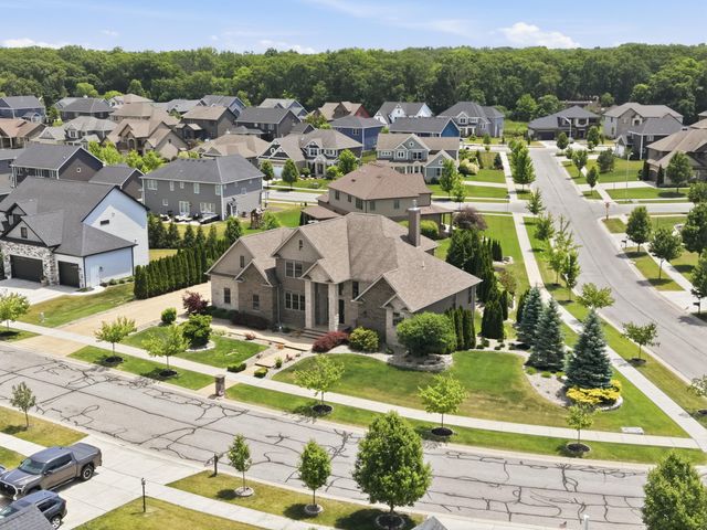 863 Sylvia Lane, Crown Point, IN 46307