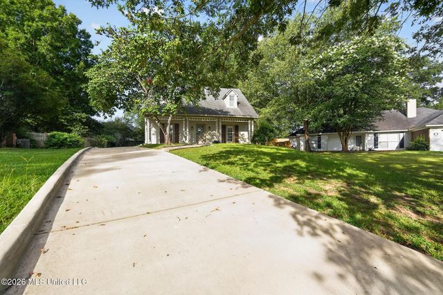 326 Crestview Drive, Madison, MS 39110
