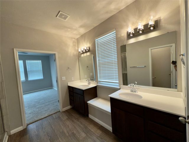 316 E Broade ST, Leander, TX 78641