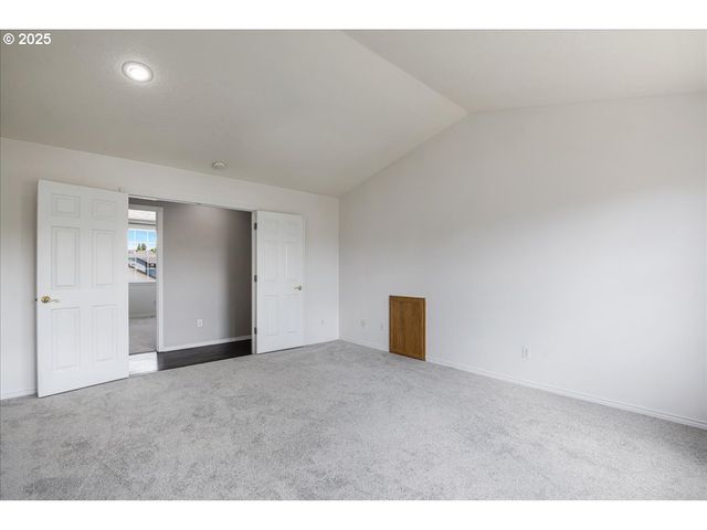 3253 Se 24TH Ter, Gresham, OR 97080