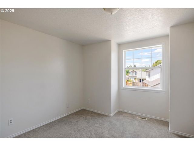 3253 Se 24TH Ter, Gresham, OR 97080
