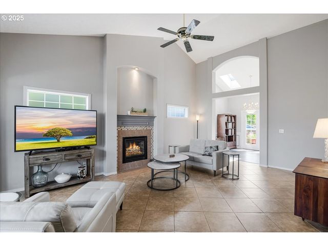 3253 Se 24TH Ter, Gresham, OR 97080