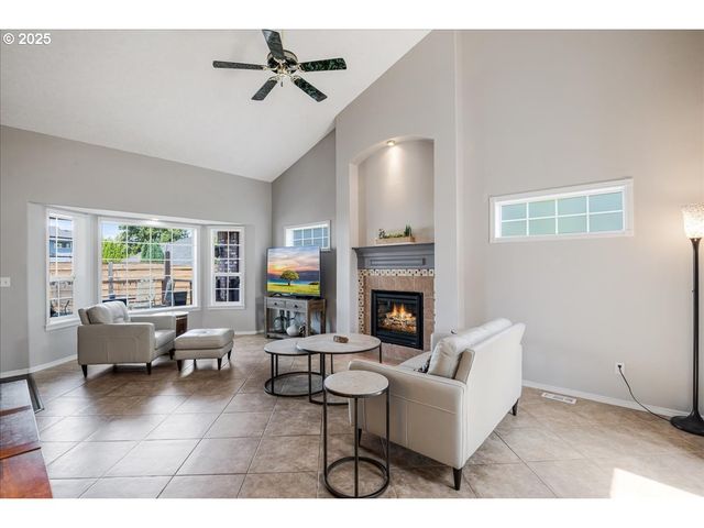 3253 Se 24TH Ter, Gresham, OR 97080