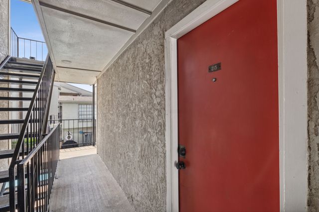 7621 Mccallum Boulevard 215, Dallas, TX 75252