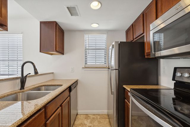 7621 Mccallum Boulevard 215, Dallas, TX 75252