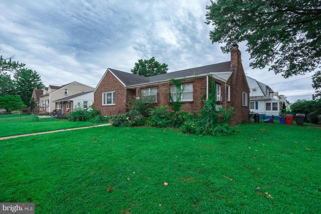1621 FARRAGUT AVE, Bristol, PA 19007