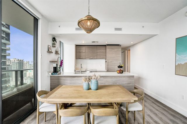 1300 S Miami Ave 2306, Miami, FL 33130