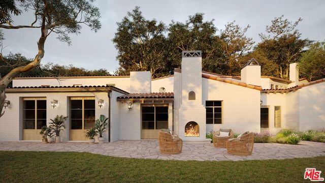 2320 Bowmont Drive, Beverly Hills, CA 90210