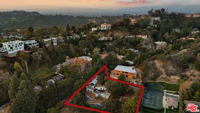 2320 Bowmont Drive, Beverly Hills, CA 90210