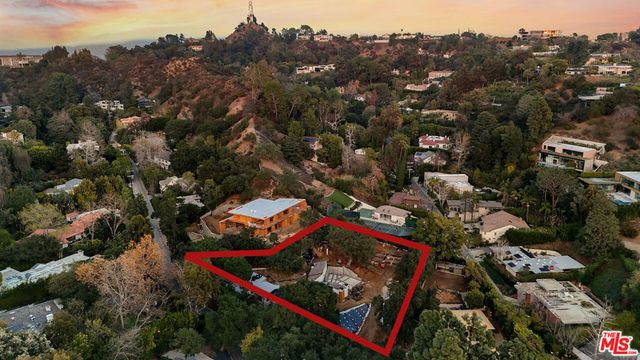 2320 Bowmont Drive, Beverly Hills, CA 90210
