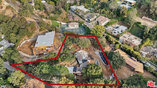 2320 Bowmont Drive, Beverly Hills, CA 90210