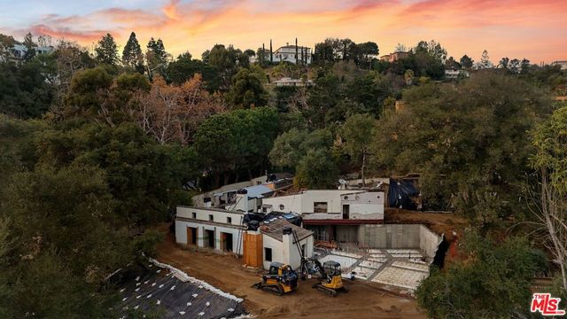 2320 Bowmont Drive, Beverly Hills, CA 90210