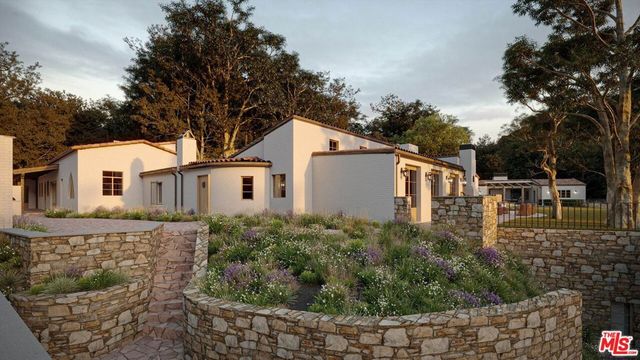 2320 Bowmont Drive, Beverly Hills, CA 90210