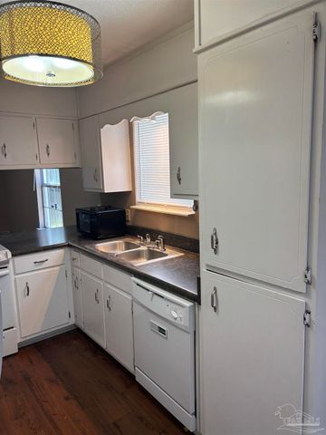 1500 E Johnson Ave 128, Pensacola, FL 32514