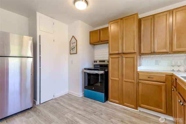 921 E 58th Street, Tacoma, WA 98404