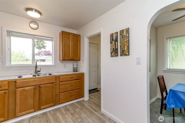 921 E 58th Street, Tacoma, WA 98404