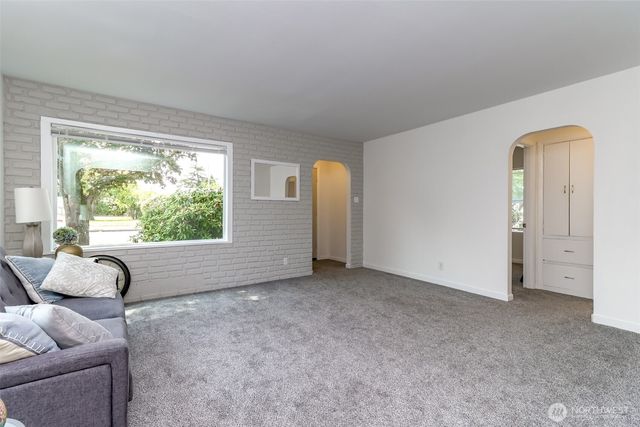 921 E 58th Street, Tacoma, WA 98404