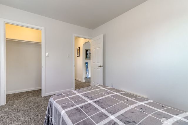 921 E 58th Street, Tacoma, WA 98404
