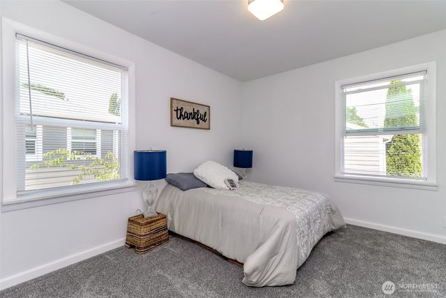 921 E 58th Street, Tacoma, WA 98404