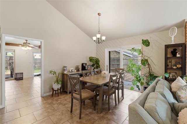2713 Haystack Lane, Enid, OK 73703