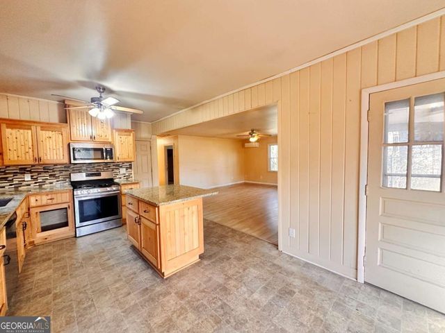 181 Barnyard Lane, Clayton, GA 30525