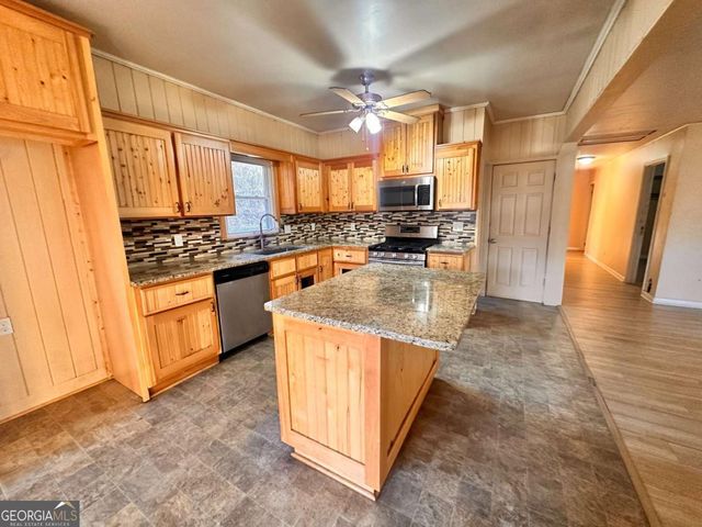 181 Barnyard Lane, Clayton, GA 30525