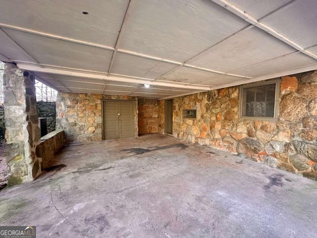 181 Barnyard Lane, Clayton, GA 30525