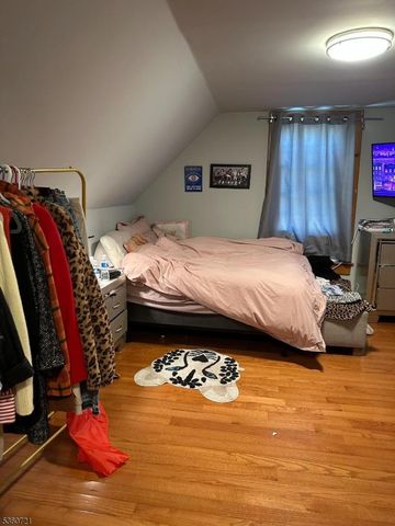 93 Rosemont Ave, Elmwood Park Boro, NJ 07407