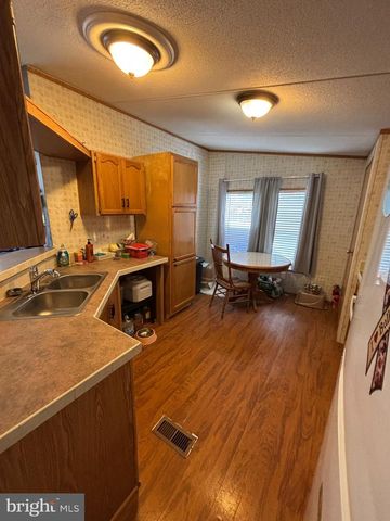 4328 DOVER DR, Morrisville, PA 19067