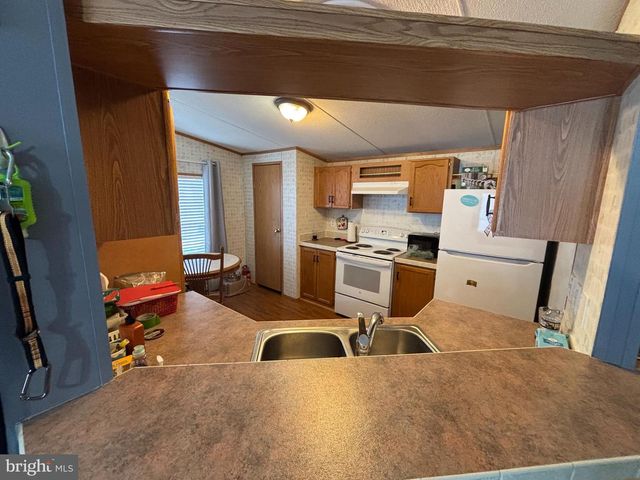 4328 DOVER DR, Morrisville, PA 19067