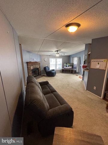 4328 DOVER DR, Morrisville, PA 19067