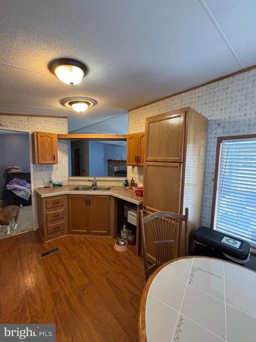 4328 DOVER DR, Morrisville, PA 19067