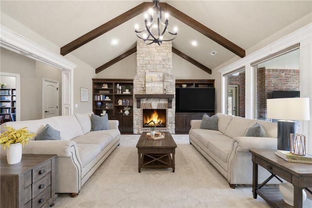 5917 W Kennedy Drive, Fayetteville, AR 72704