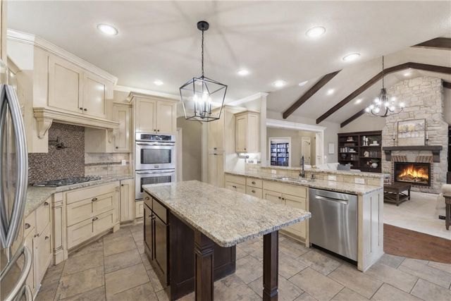 5917 W Kennedy Drive, Fayetteville, AR 72704