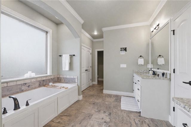 5917 W Kennedy Drive, Fayetteville, AR 72704